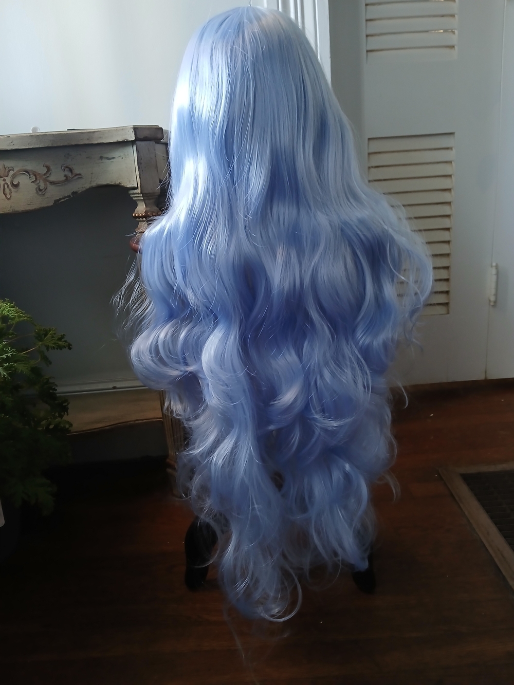 Long Wavy Light Blue Women's Synthetic Wig - Elegant Pastel Hairpiece